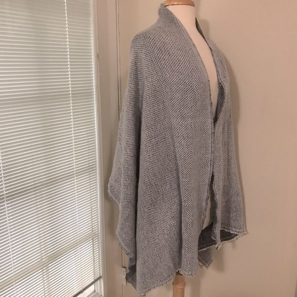Unbranded gray wrap scarf cozy 27x82 warm